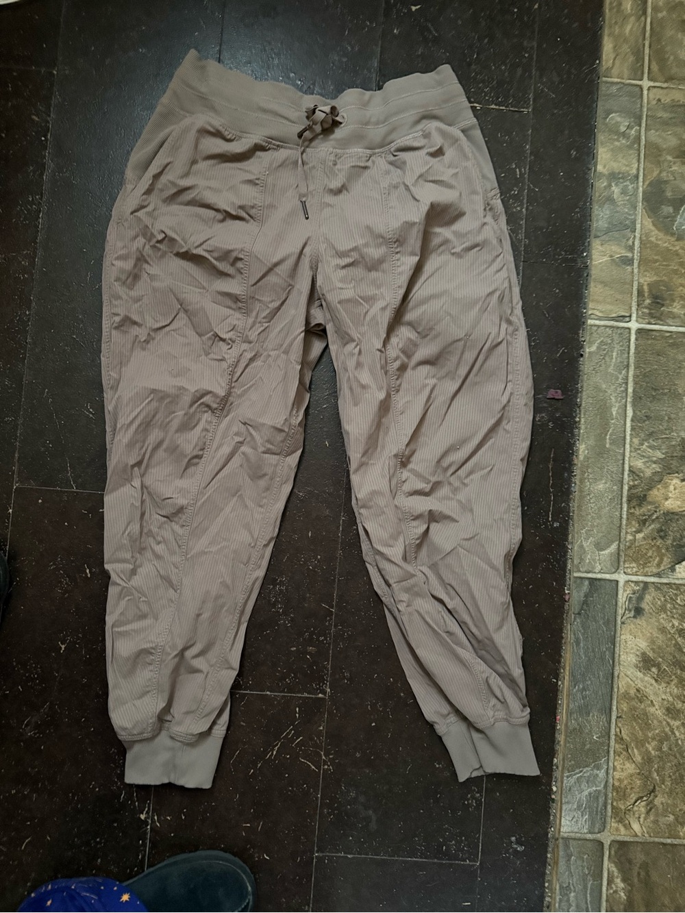 lululemon studio dance 7/8 pants callout